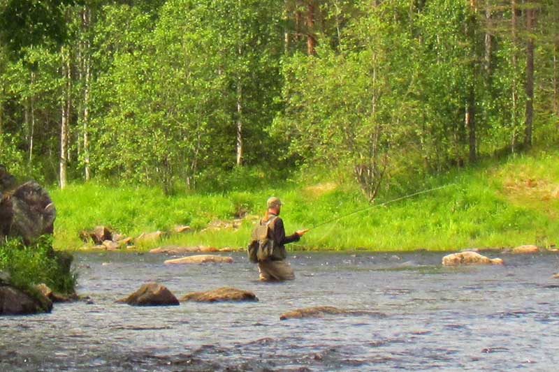 saija-fishing-river-3